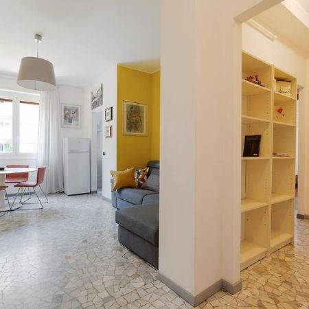 Apartment With Balcony - 50 M Far From M1 Pasteur Milano Exteriör bild