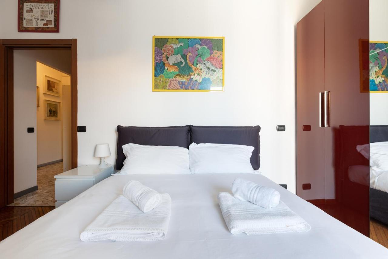 Apartment With Balcony - 50 M Far From M1 Pasteur Milano Exteriör bild