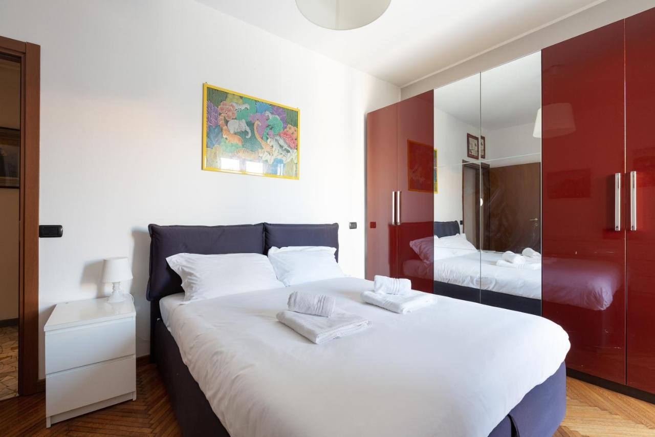 Apartment With Balcony - 50 M Far From M1 Pasteur Milano Exteriör bild