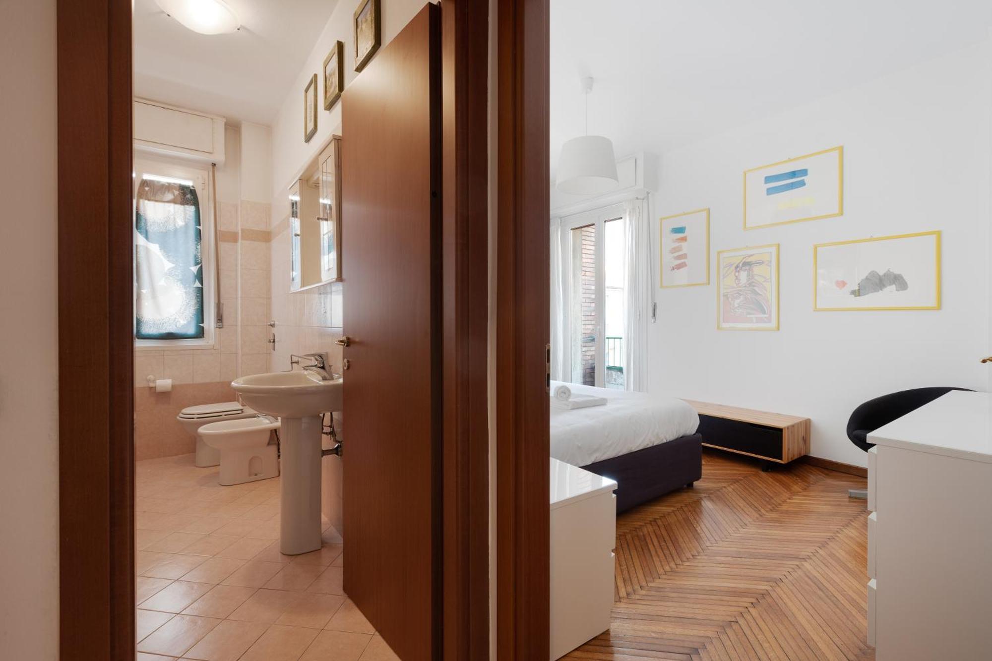 Apartment With Balcony - 50 M Far From M1 Pasteur Milano Exteriör bild